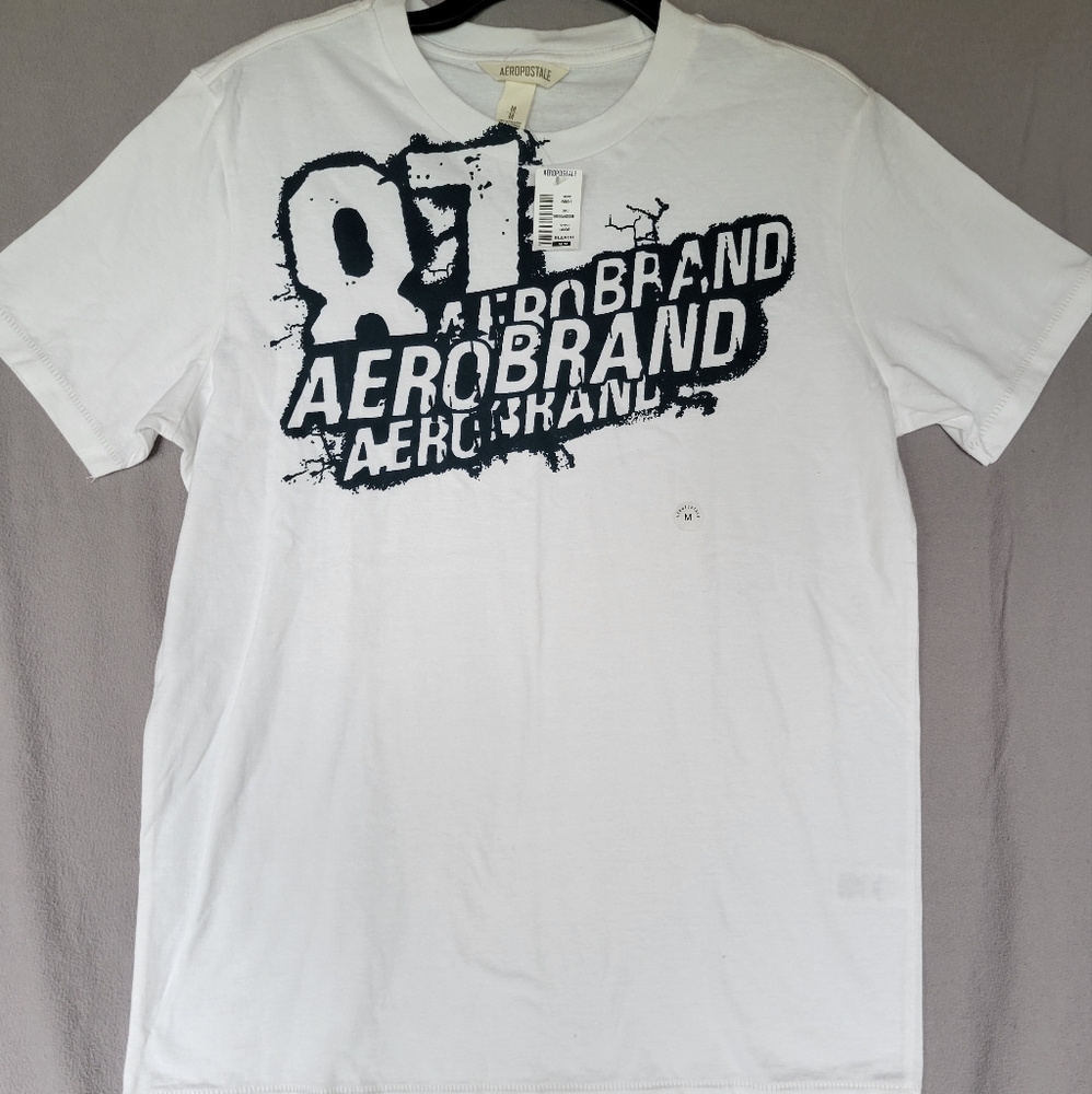 NEW Aeropostale Men's short sleeve graphic tee - M
